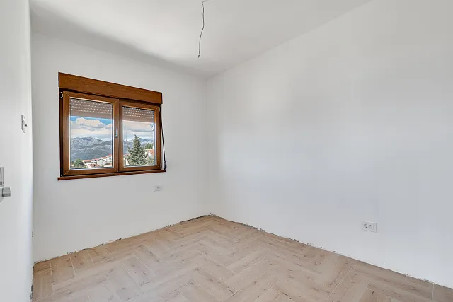 Wohnungen in einem neuen Komplex in Tivat — photo 7